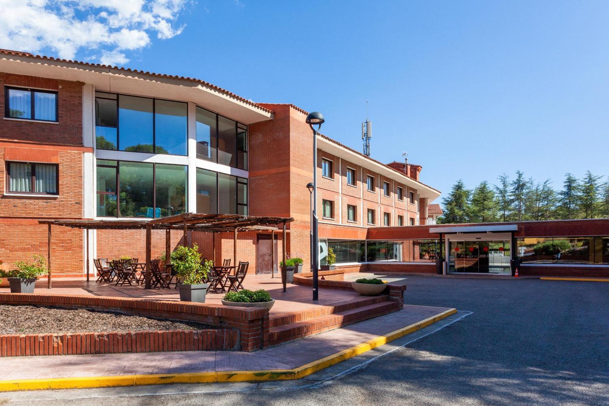 Hotel Checkin Montserrat 4*