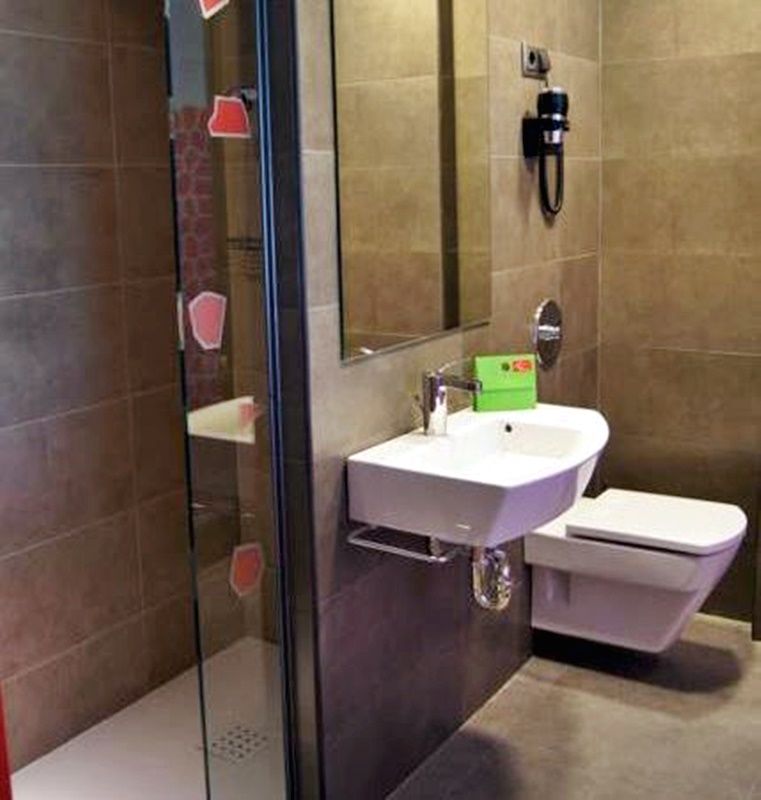 Hotel Checkin Montserrat 4*