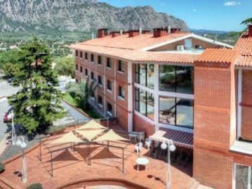 Checkin Montserrat Hotel